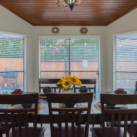 Fun 'N Sun Heated Pool & Gameroom By Fiesta Texas San Antonio Extérieur photo