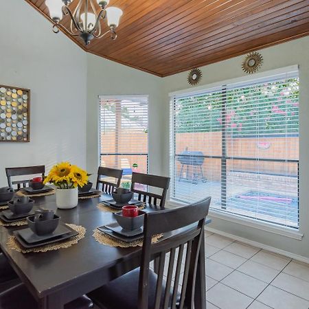 Fun 'N Sun Heated Pool & Gameroom By Fiesta Texas San Antonio Extérieur photo